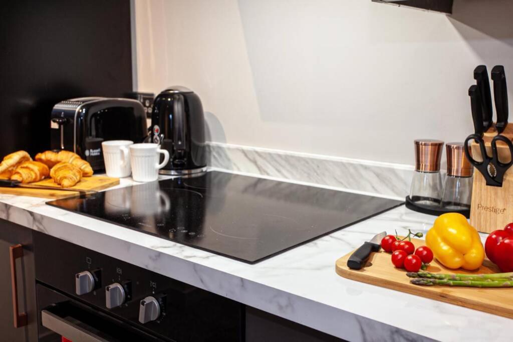 Fabulous Newly Refurbished Apartment - Great Links Бери Екстериор снимка